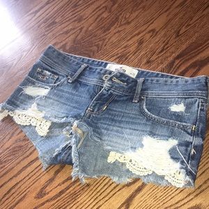 Size 3/Size 26 Distressed Hollister Short Shorts